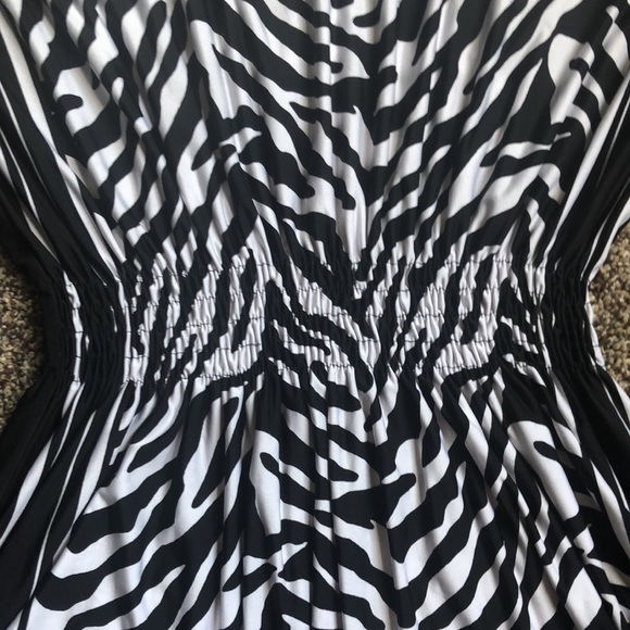 Zebra print top - Picture 2 of 2